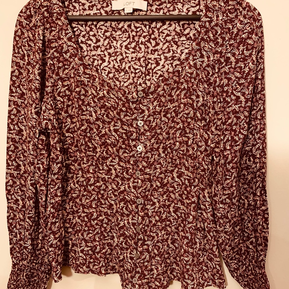 LOFT Women's Maroon Floral Top Size M